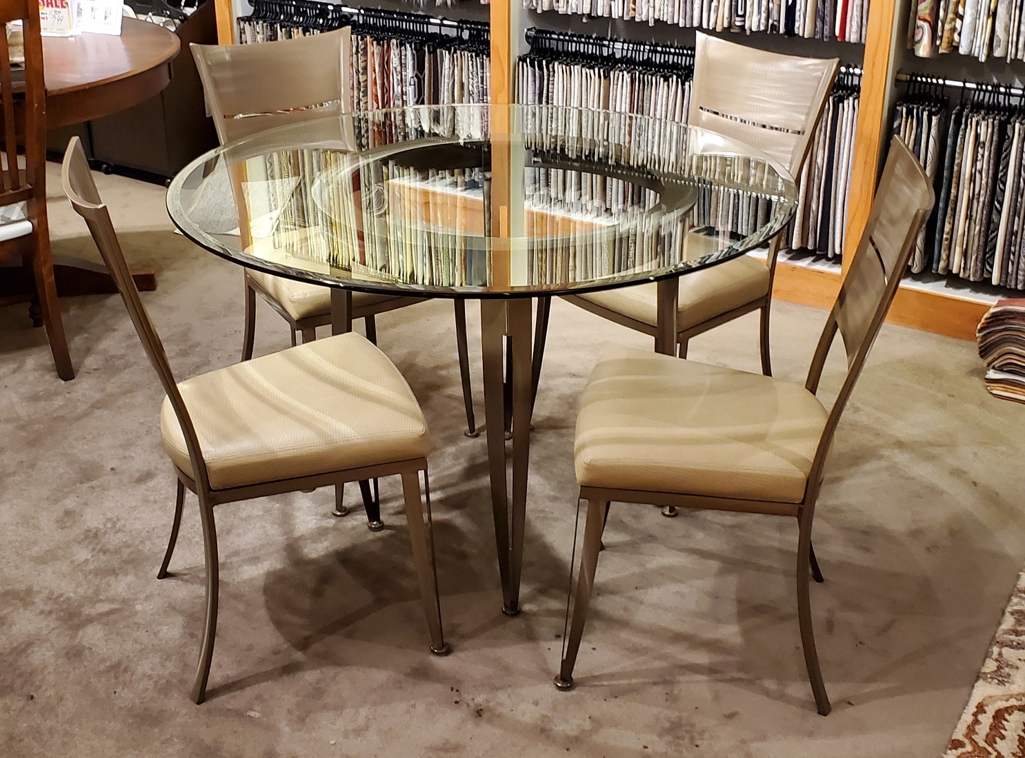 JOHNSTON CASUALS, KENT DINING SET